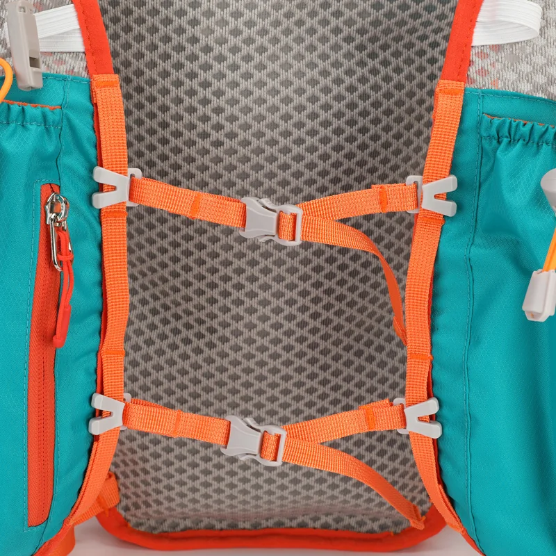 Hydration Vest Pack for Trail Running - chest strap detail